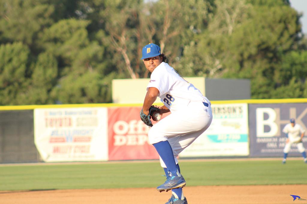 Karina Diaz/The Runner Pitcher Isaiah Moten pitching against Chicago state on Friday, May 13 at Hardt field.