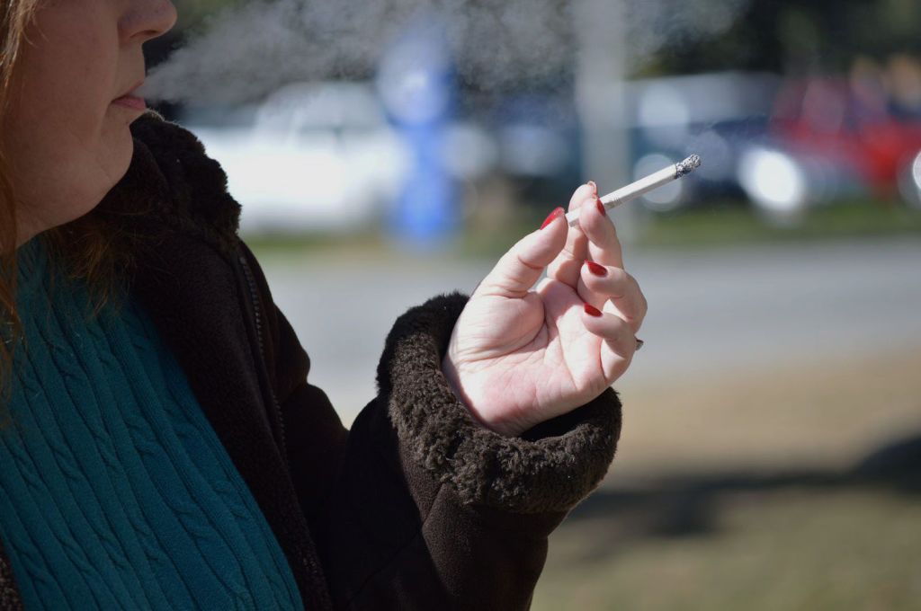 Smoking ban would threaten students' rights