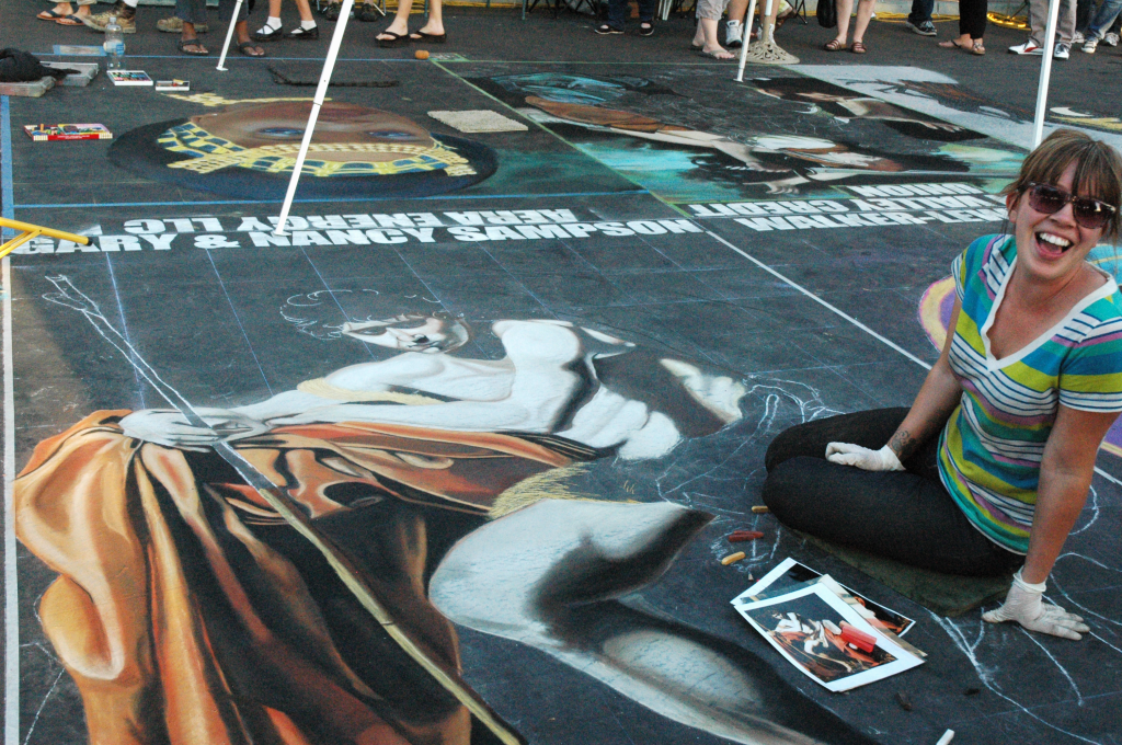 Photos by Tara Baraceros/The Runner
Artists work to finish their chalk and pastel art pieces at 