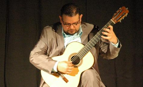 Guitarist delights audience