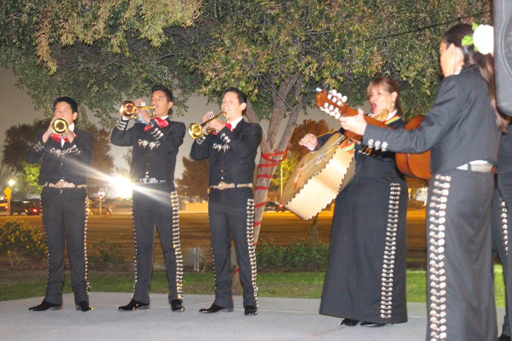 The mariachi band “Grupo La Plaza” performs at the Alumni Park for La Gran Posada event on Thursday, Nov. 12.
Photo by Dayshanae James/The Runner
