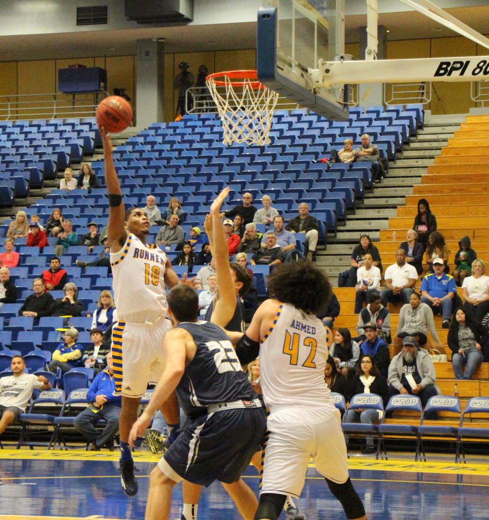 Senior forward Kevin Mays finished with 21 points and 10 rebounds against UTRGV on Thursday. 
The Runner Archives