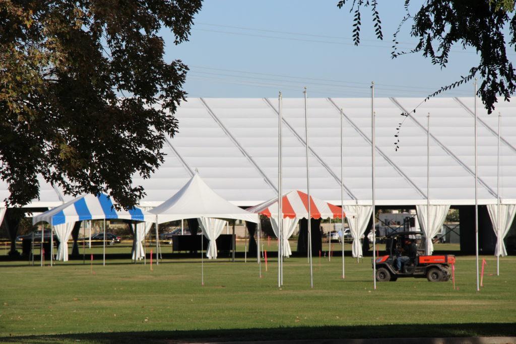 Tent preparation for  Bakersfield Business Conference is underway at CSUB. 
Karina Diaz/ The Runner
