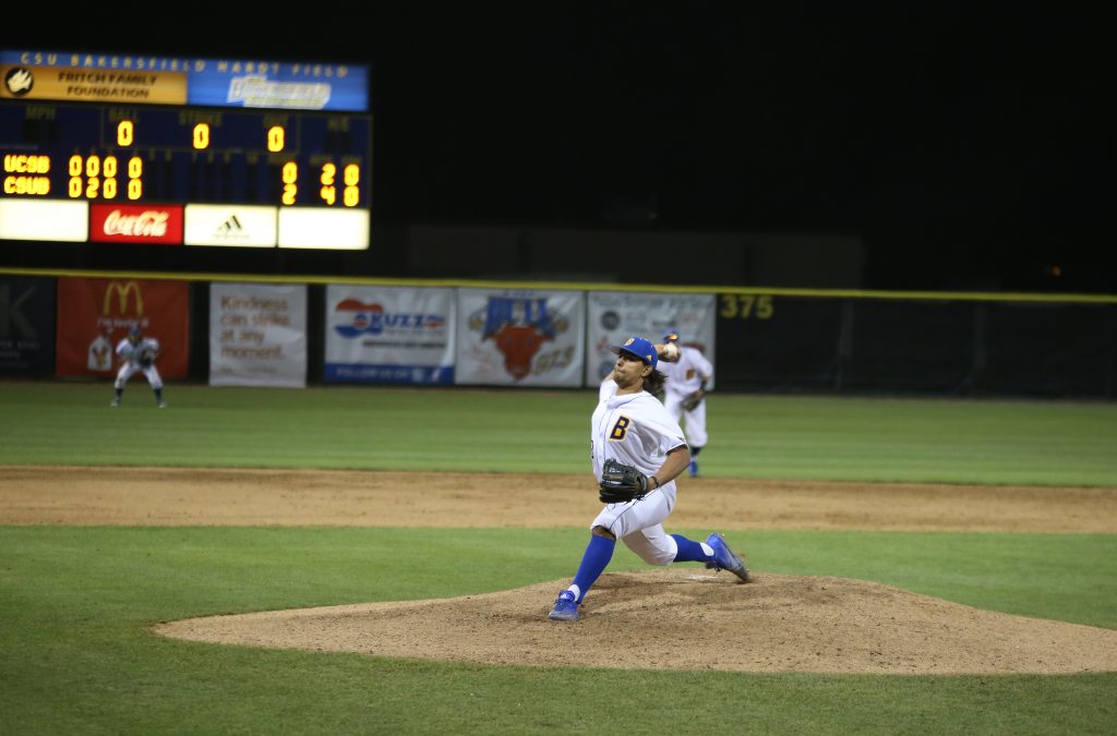 CSUB sophomore pitcher Isaiah Moten delivers a pitch against UC Santa Barbara on Tuesday, Feb. 21 at Hardt Field.
Photo by Karina Diaz/The Runner