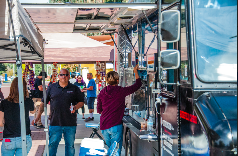 Photo by Jarad Mann/The Runner

Chris Gonzalez of Curbside Kitchen parks daily on Red Brick Rd and cooks up a wide ranged
menu for CSUB students and faculty.