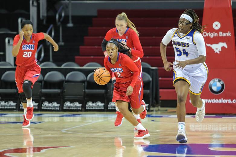 CSUB freshman center Vanessa Austin chases down SMU’s Ariana Whitfield on Sunday, Dec. 3 in Dallas, TX.
Photo courtesy of SMU Athletics
