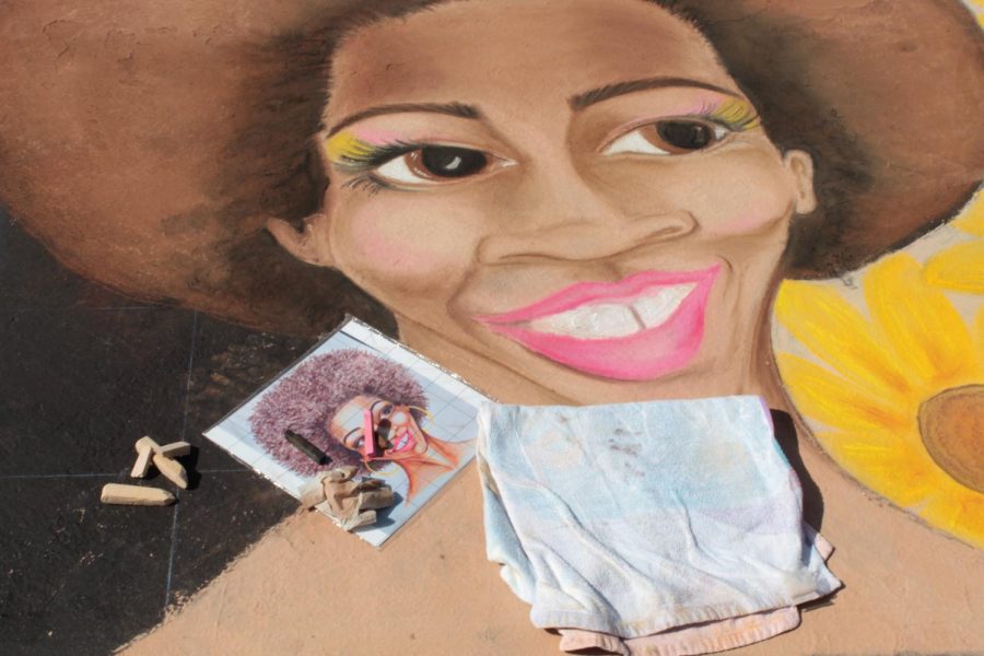 A photograph of the piece titled Happiness by local artist Laura Best on Day 1 of the Via Arté.