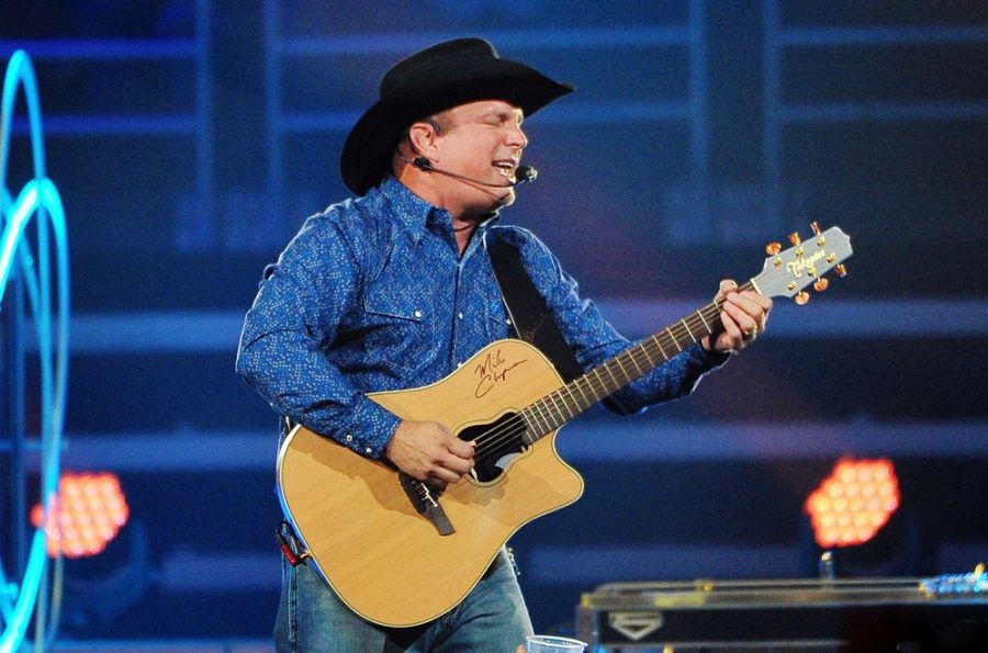 Garth Brooks live.

Source: streetstalkin.com
