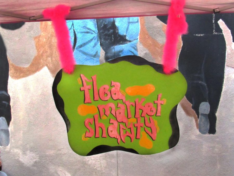 The official FleaMarketShawty sign.