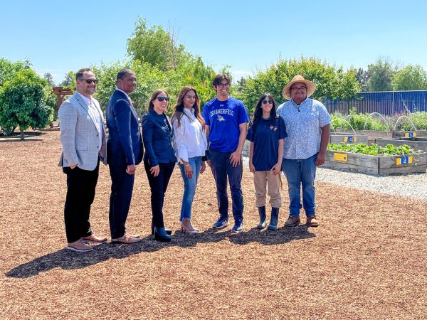 Lieutenant Governor of California visits the Edible Garden to speak about Campus Investments